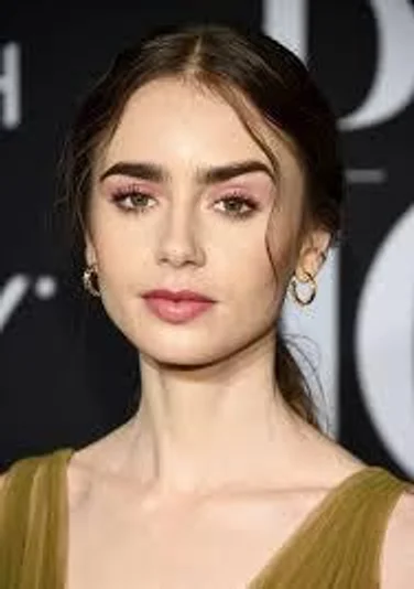 لیلی کالینز